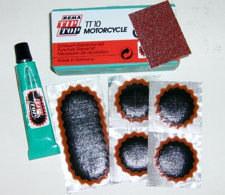 kit-reparation-crevaison-moto