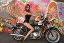 babe-motarde-tag-triumph.jpg