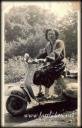 vieille_photo_moto_bikeuse_scooter.jpg